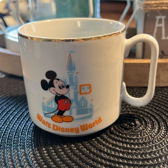 VINTAGE Mickey Mouse Walt Disney World Coffee mug cup - made in Japan - Picture 2 of 4